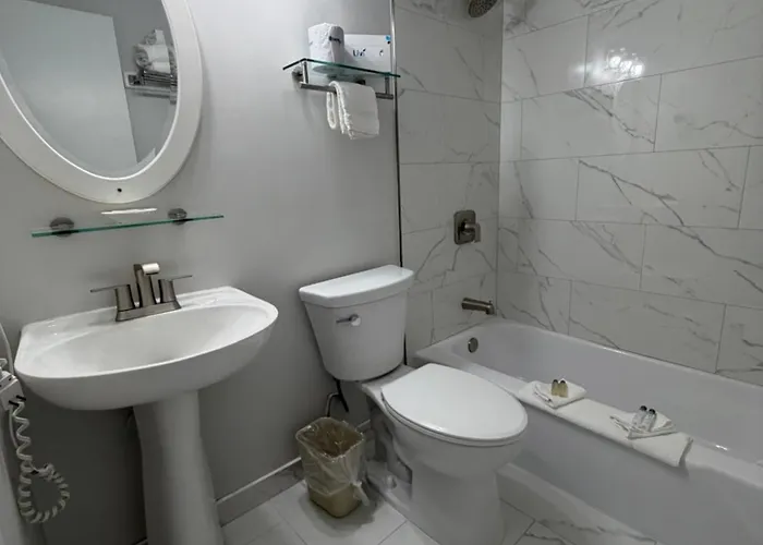 Casablanca Oceanside Hotel